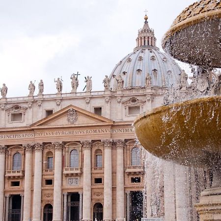 Vatican Rooms Metro Ottaviano Рим Екстер'єр фото